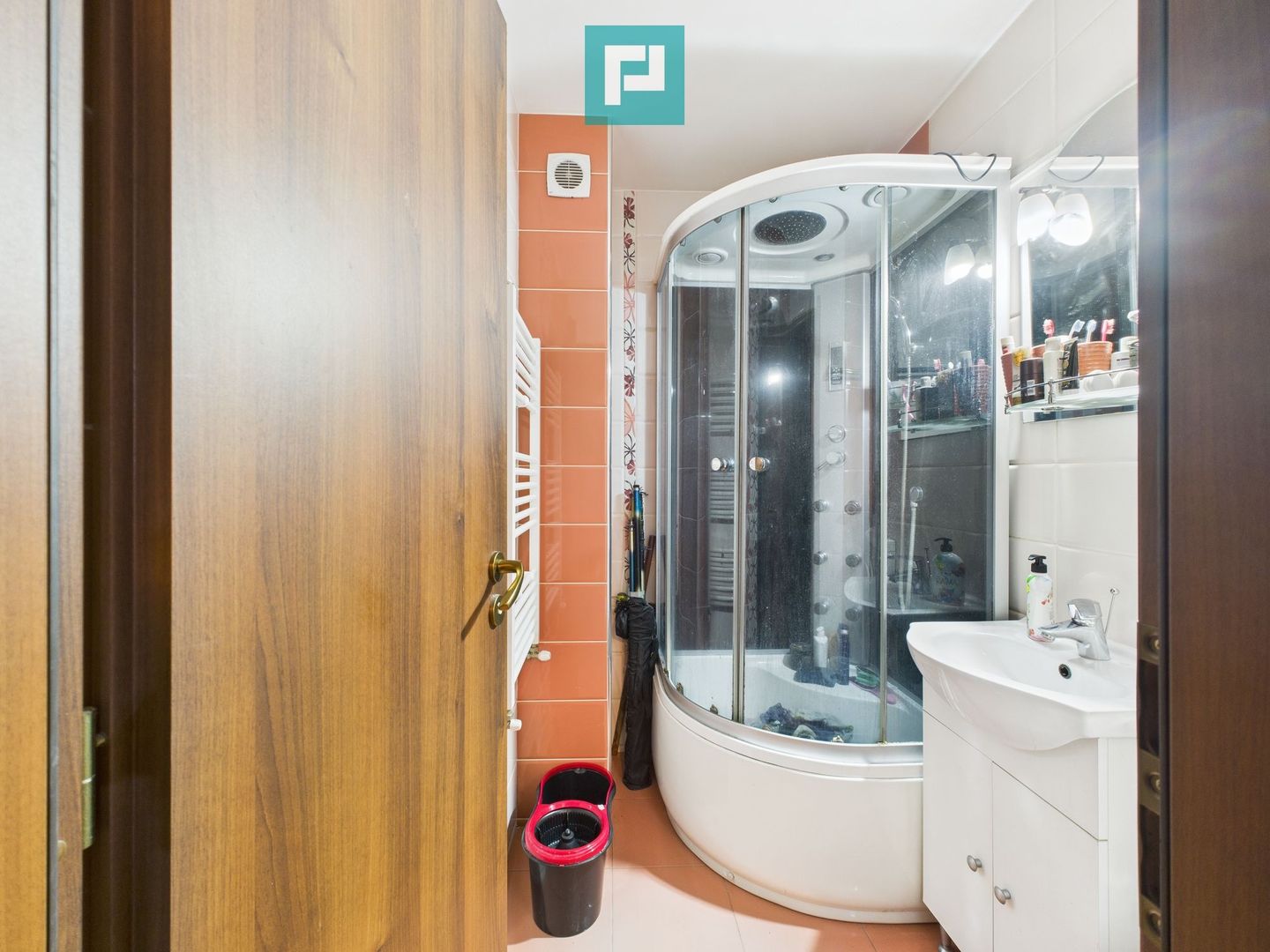 Apartament spațios cu 4 camere în Vlaicu - Poză 9