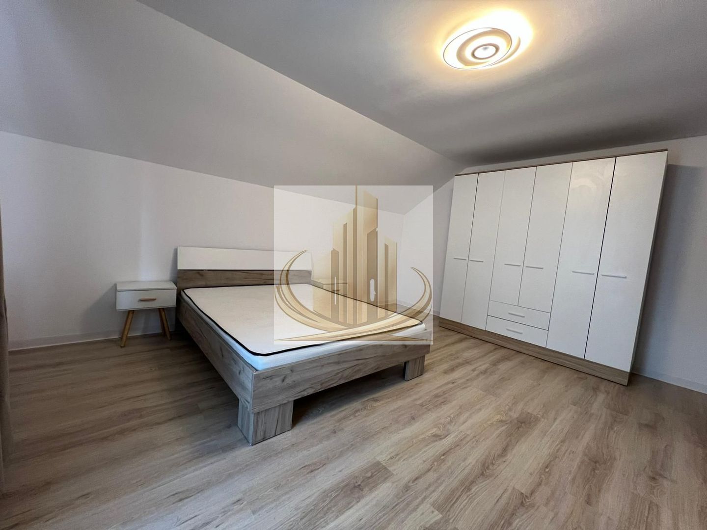 Casă individuală 3 camere, 100 mp – Dumbrăvița, aproape de lac - Poză 4