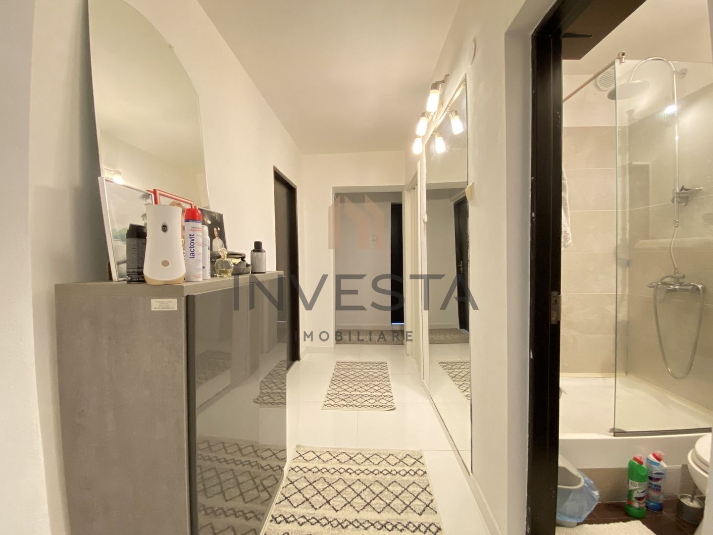 Apartament 3 camere decomandat cu balcon si parcare, zona Gruia - Poză 3