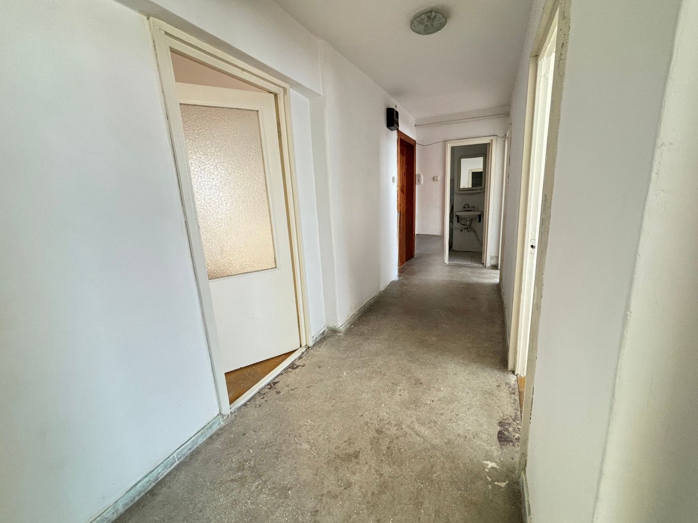 Apartament 3 camere decomandat 67,8 m² zona garii - Poză 9