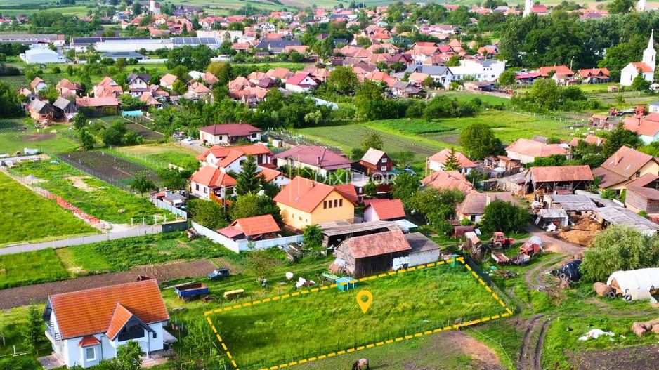 Construiește-ți casa la 10 minute de oraș - teren intravilan în Ernei - Poză 2