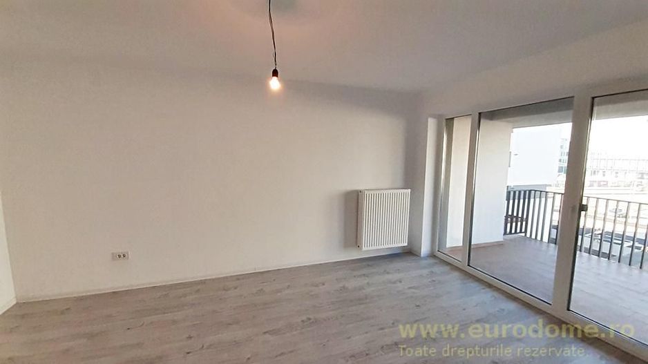Cartier Coresi, apartament nou, nemobilat 400 euro - Poză 8