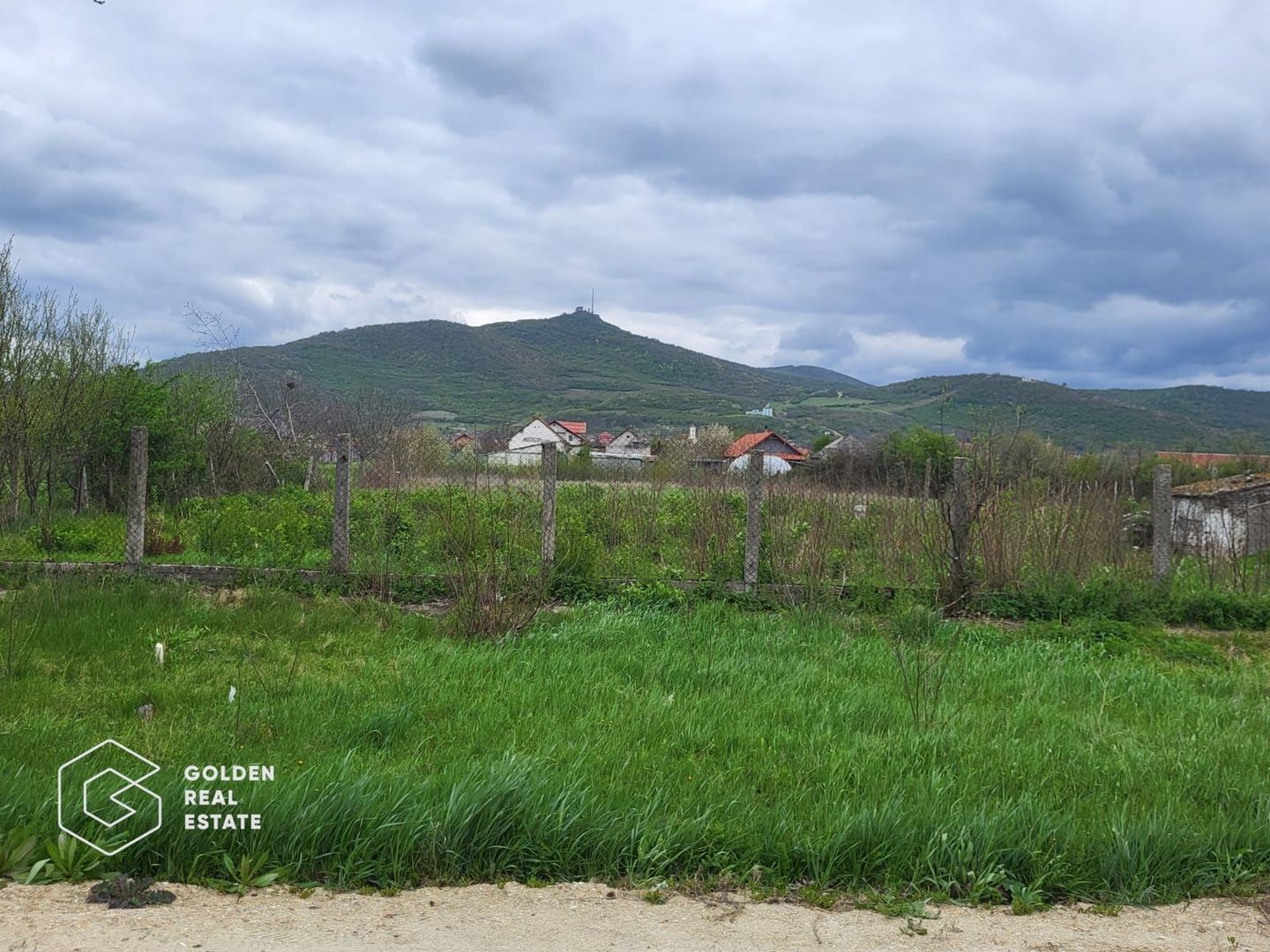 Teren intravilan, comuna Siria - Poză 1