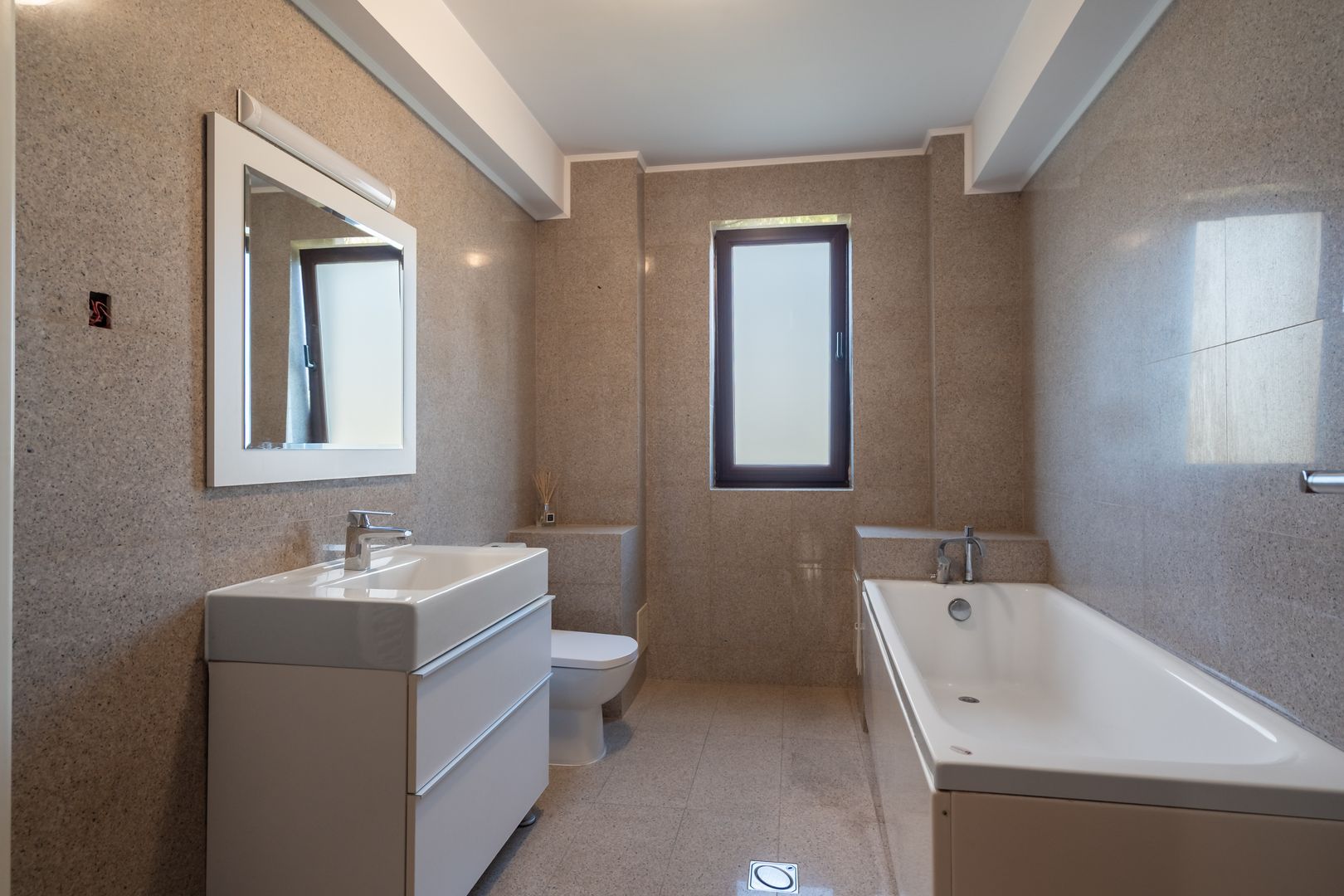 Casa in zona Vitan - Splai, ideala pentru orice tip de activitate sau locuinta - Poză 16
