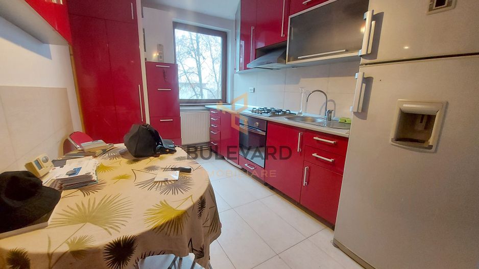 Apartament cu 3 camere decomandate, zona Pietii Hermes! - Poză 7