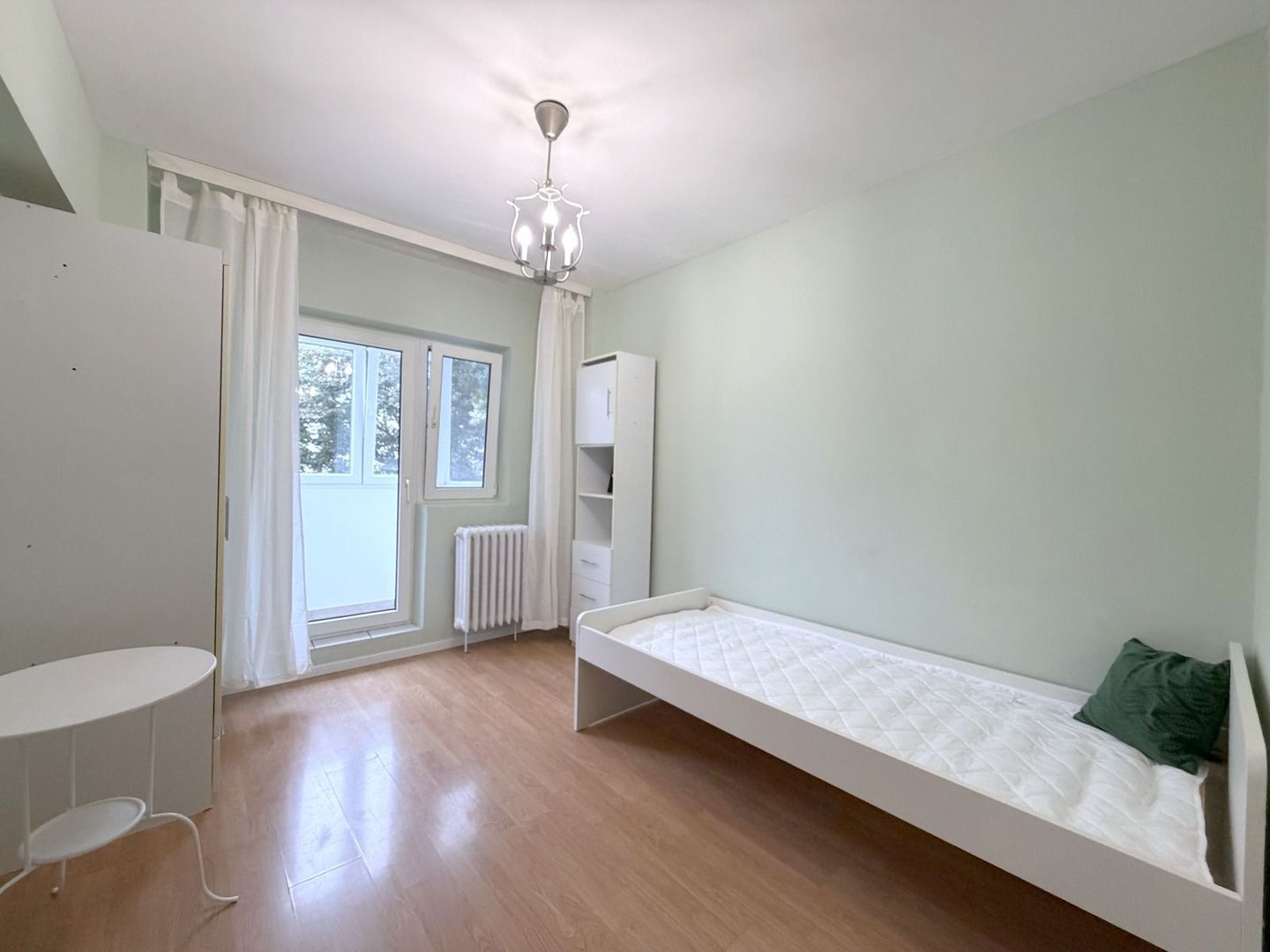 4 camere etaj 2 bloc 1982 vedere spate Teiul Doamnei - Poză 5