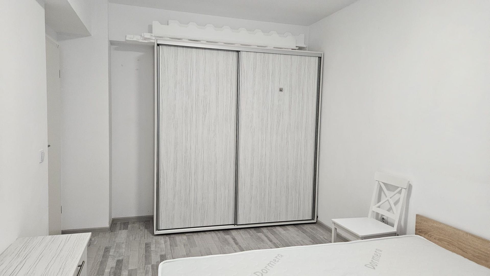 Coresi -Bloc Maurer M9, etajul 1, mobilat, parcare - Poză 15