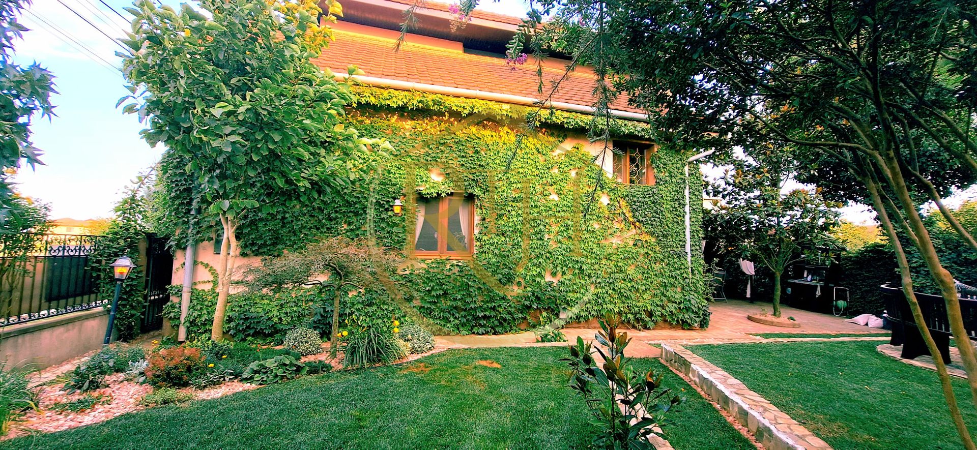 Casa deosebita, 4 camere, curte amenajata, Giroc, str Apicultorilor. - Poză 2