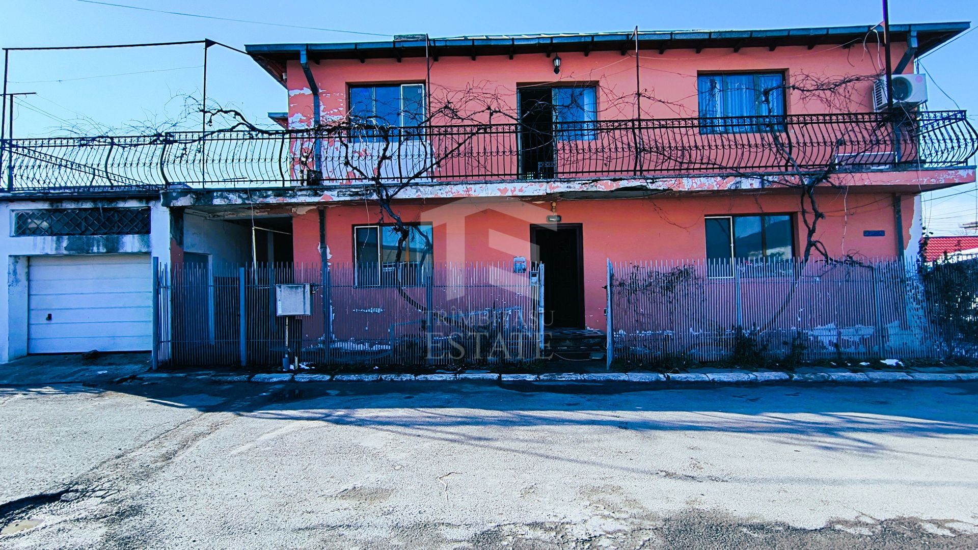 Medgidia | Casa P+1 | 5 camere spațioase, balcon, terasă și garaj - Poză 1