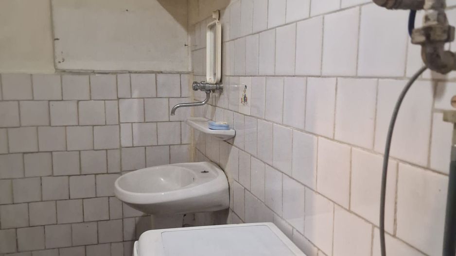 Inchiriere apartament 3 camere demisol inalt - Cașin - Poză 2