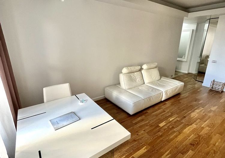 De inchiriat apartament lux 3 camere Nord Area Lake View - Poză 2