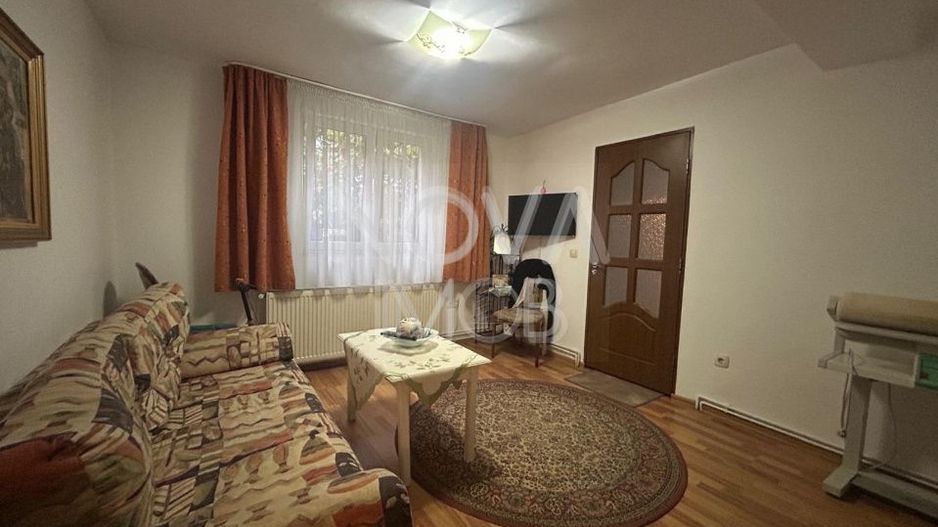 Casa de vanzare 200 mp cu spatiu comercial la parter, strada Lunga - Poză 4