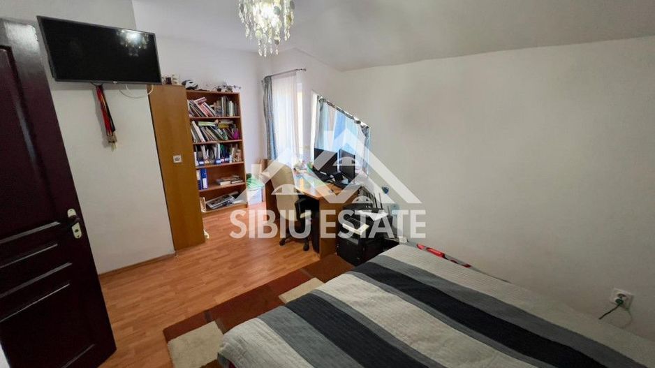 Casa duplex 100 mp utili, la intrare Sura Mare teren 1500 mp teren - Poză 10