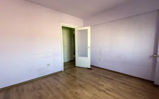 Apartament 4 camere Etaj IV, MV1, Zona Ludy - Str. Regele Ferdinand I - Carei - Poză 13
