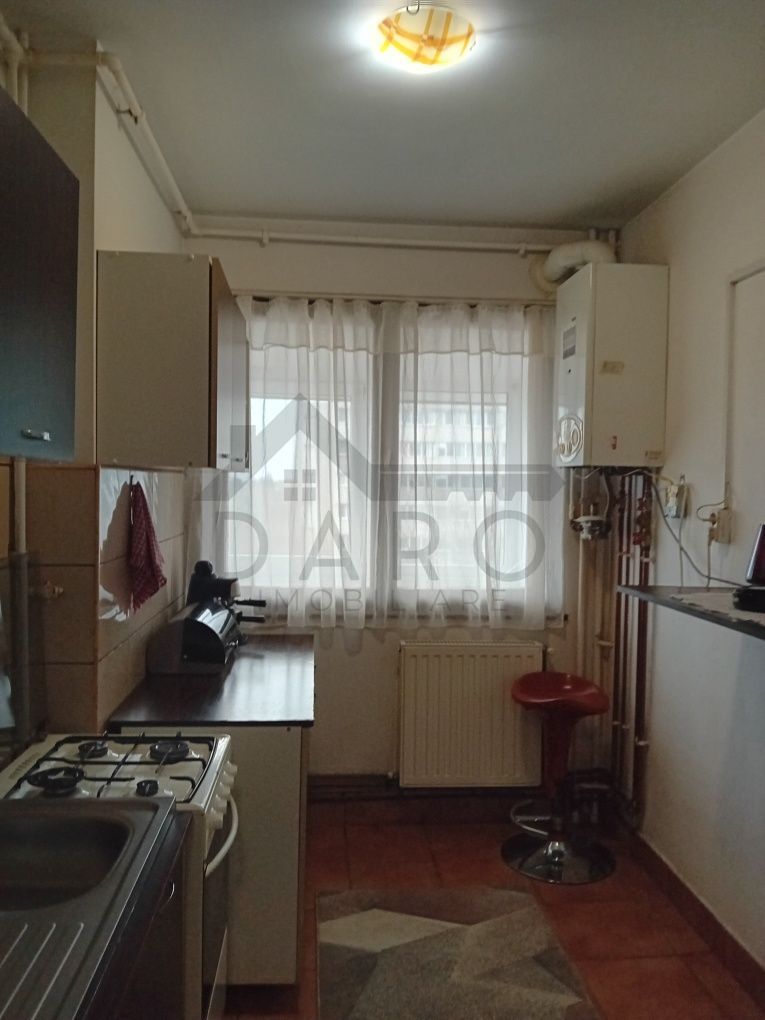 Închiriez apartament cu doua camere în Aleea Carpați - Poză 2