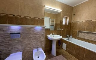 3 camere/ 2 bai/ balcon  – Zona Piata 1 Mai - Poză 8