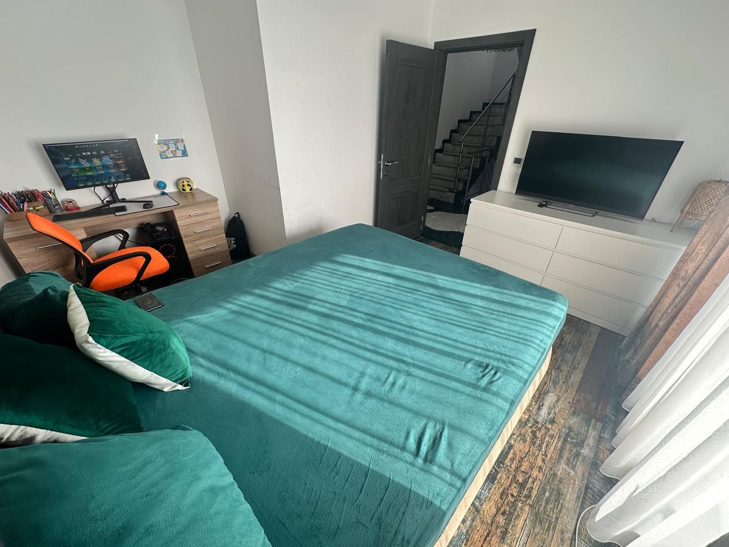 CASA INDIVIDUALA MOBILATA, TOATE UTILITATIE, CURTE 400 MP, COMISION 0% - Poză 9