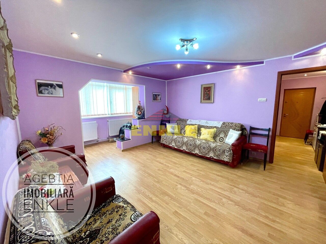 De vânzare apartament cu 2 camere, etaj 1 - Poză 1