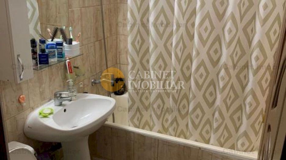 3 CAMERE DECOMANDAT - ETAJ INTERMEDIAR - ZONA PODU ROS - Poză 5