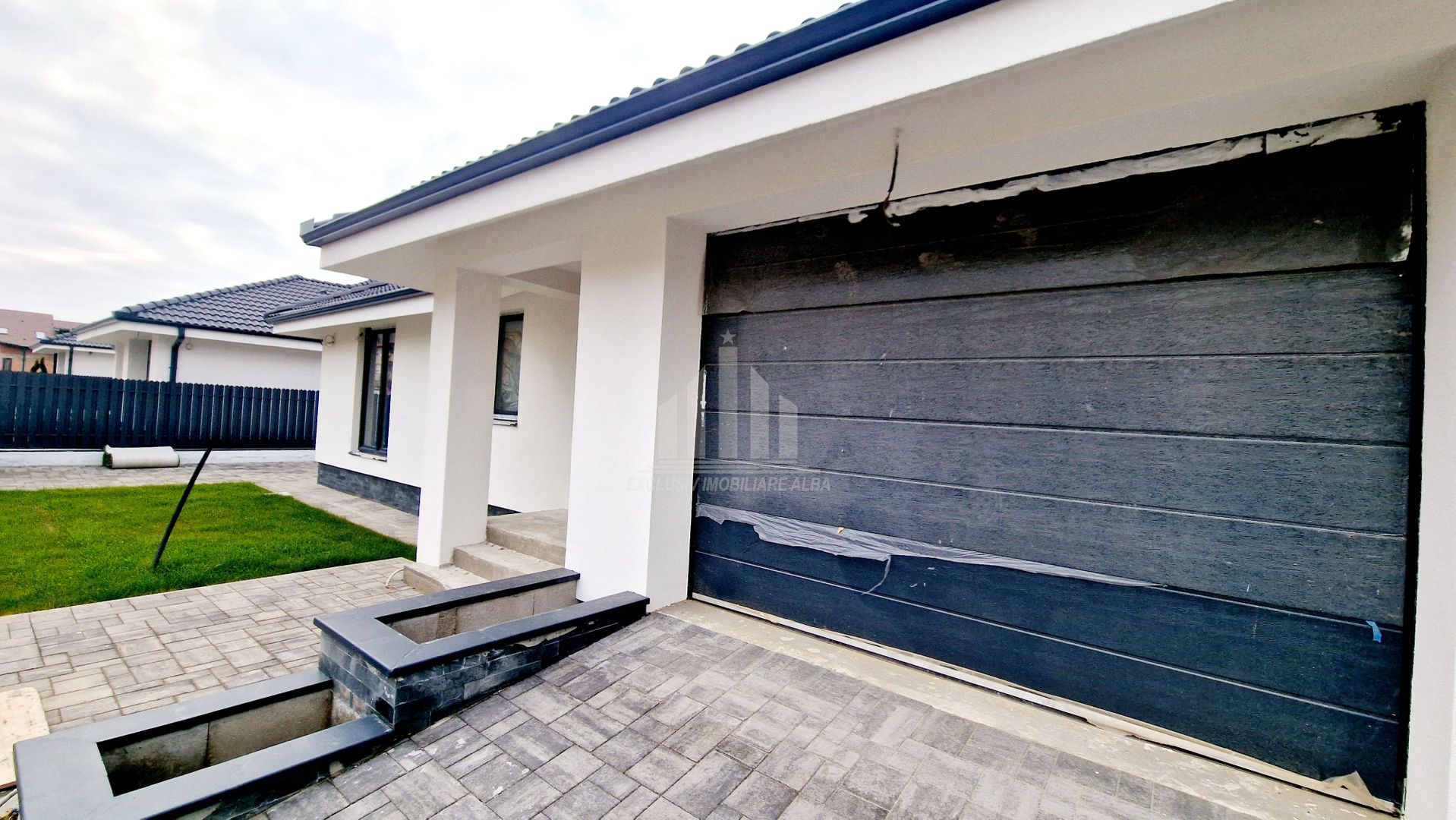 Casa individuala la cheie, zona mall - Poză 3