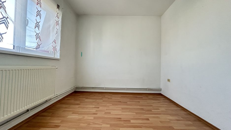 Apartament cu 2 camere de vânzare la mansardă în zona Poarta 6 - Poză 7