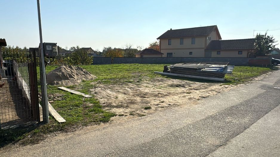 Teren intravilan com Bors, 563 mp, 32 ml front- Pret 36.000 euro neg - Poză 3