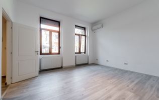 De vânzare apartmanent central | parter | renovat