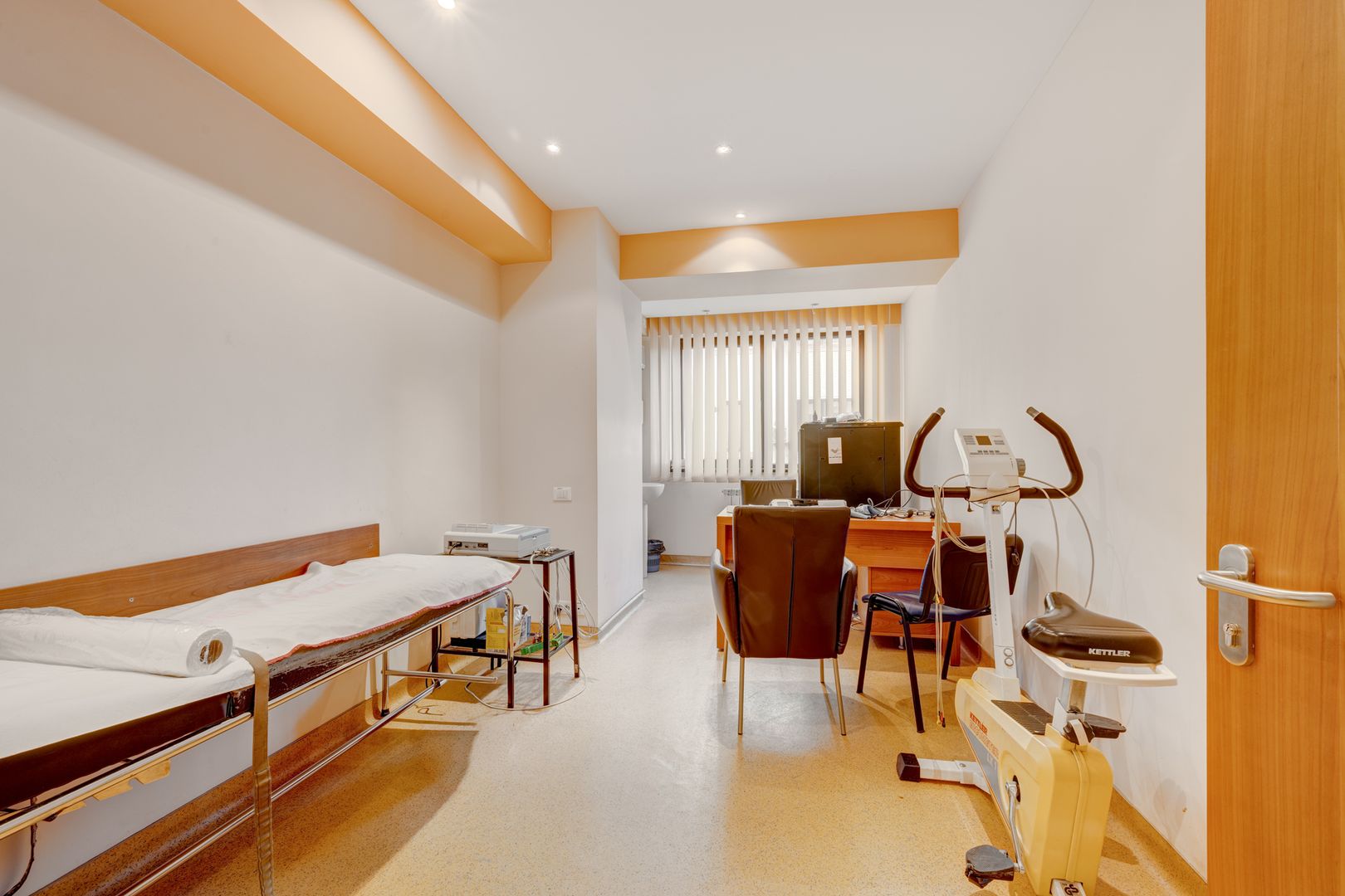 APARTAMENT CU UTILIZARE MEDICALA | OFFICE | REZIDENTIAL | DOROBANTI - Poză 14