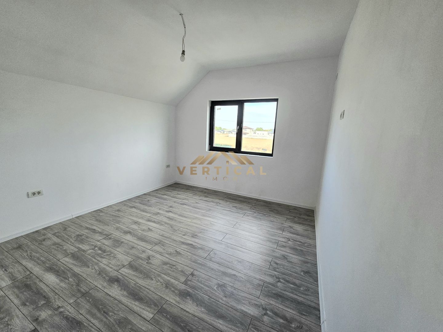 Vila 4 camere in centrul comunei Berceni - Poză 7
