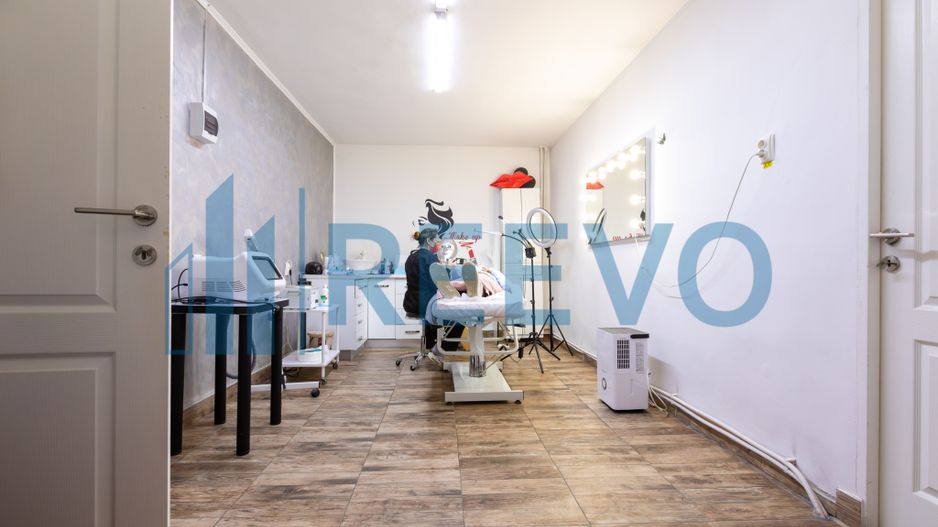 Clădire și teren de investiție, central Roman - Poză 8