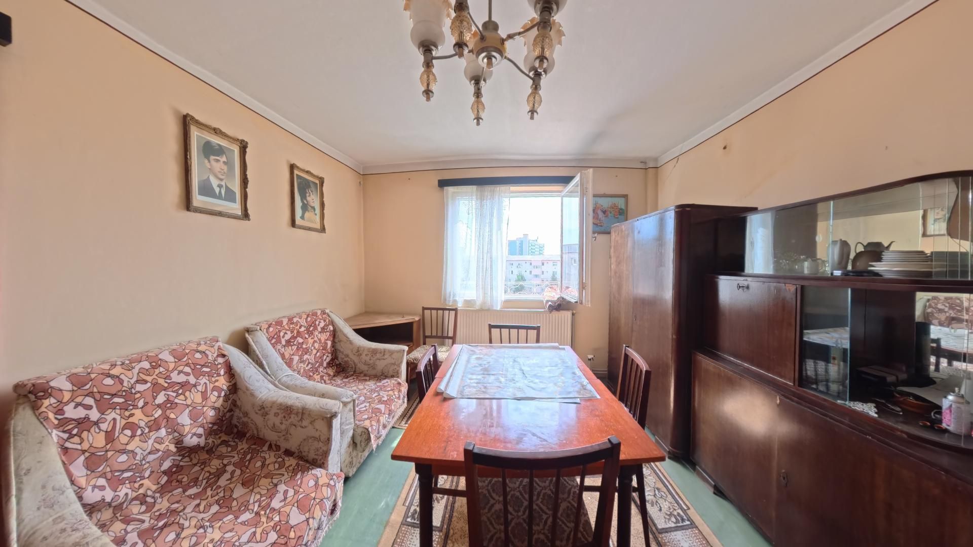 Apartament De Vanzare - Poză 1