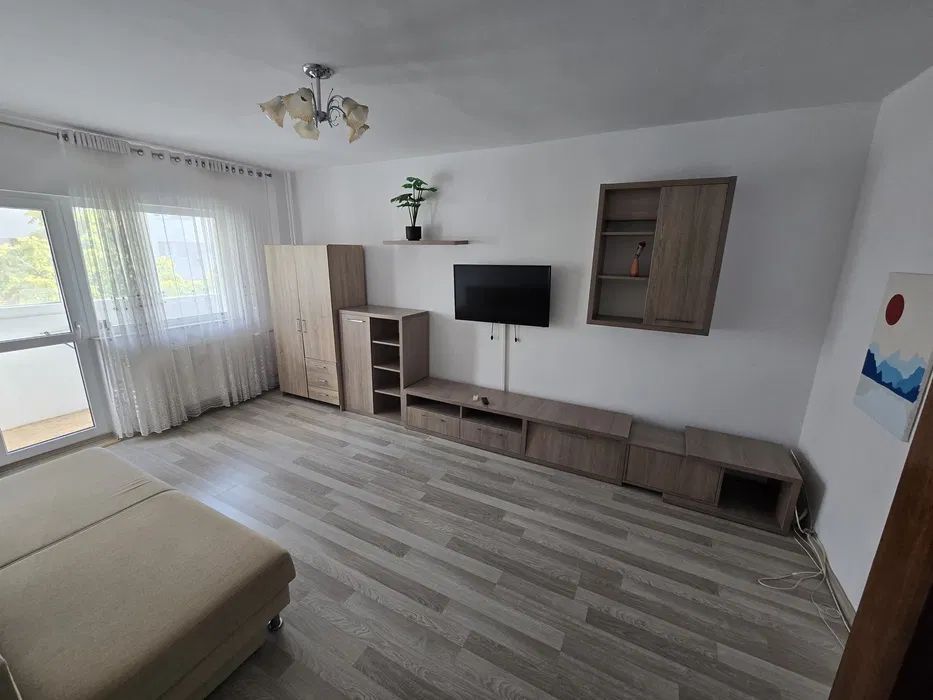 3 camere decomandat Gorjului, lângă metrou, ideal studenți - Poză 1