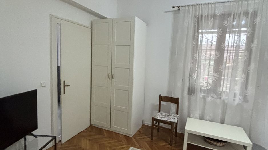 Apartament 3 camere la curte - Poză 6