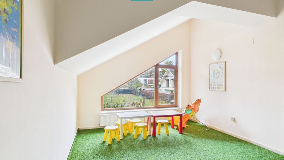 Casă  spațioasă cu 5 camere, Aradului - Poză 18