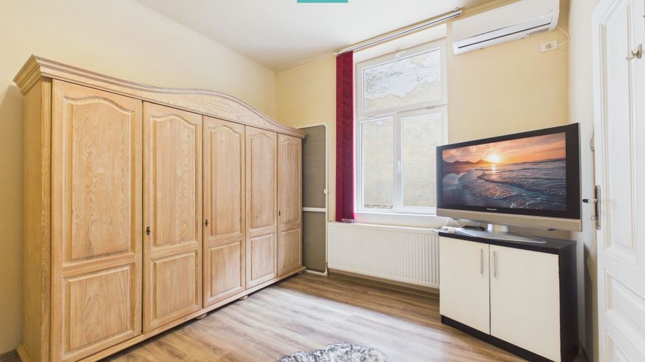 Apartament ultracentral, renovat, cu garaj - Poză 13