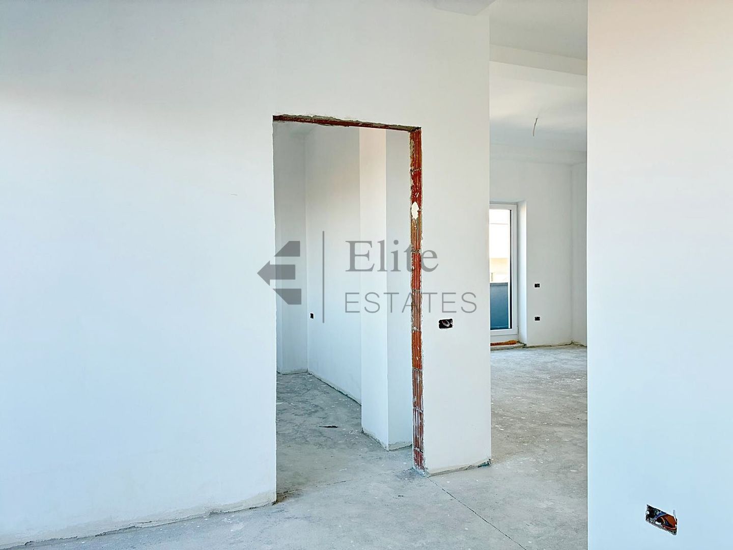 Apartament 2 camere si terasa 20 mp in Baile Felix Bihor - Poză 4