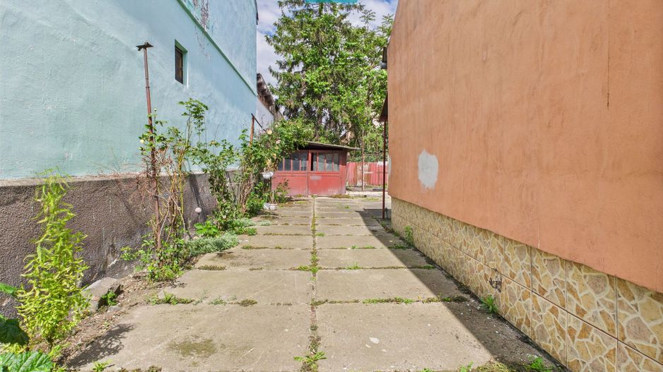 Casă cu 3 camere pentru investiții în Grădiște - Poză 2