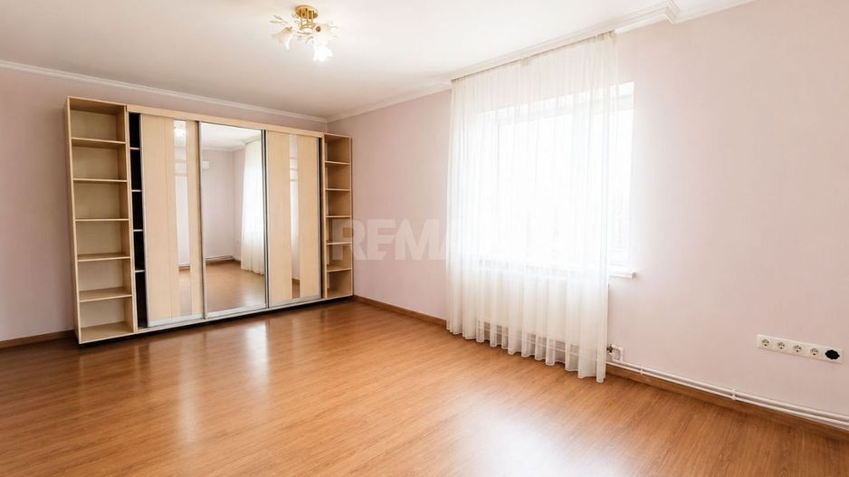 Cojușna - Casă 6 Dormitoare + Living | 259 m² | teren 10,81 ari | 249.000 € - Poză 12