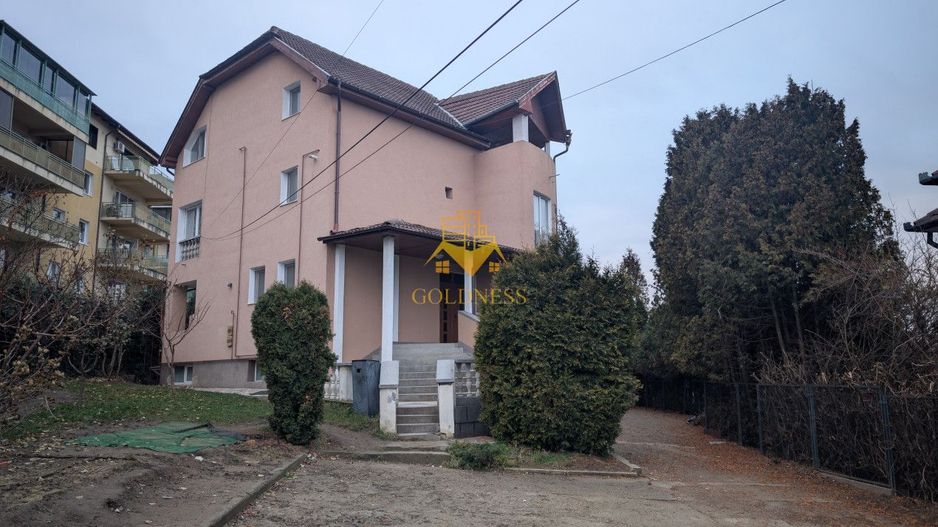 Casa/Spatiu de birou,Andrei Muresanu, 9 Camere,10 Parcari,Curte 2000mp - Poză 2
