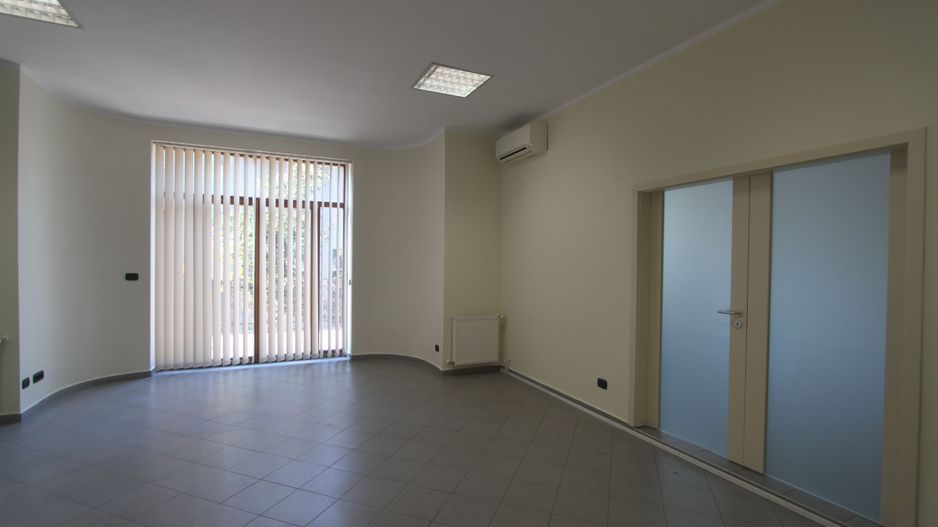 Birouri în vila - zona Balcescu - Poză 28