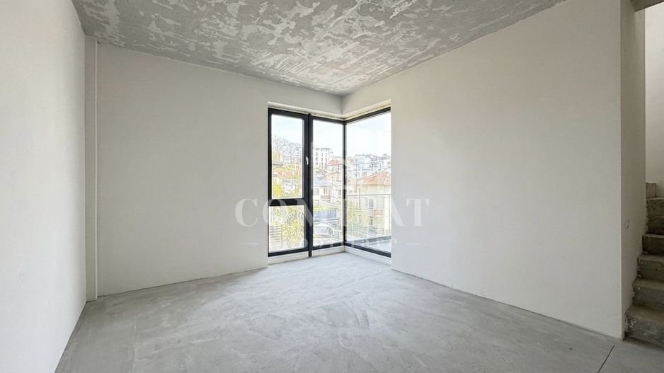 Casă generoasă cu panoramă și 256 mp terasă circulabilă - Poză 13