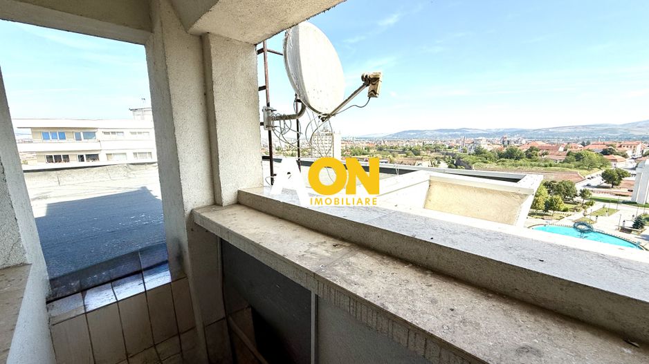 De vanzare apartament 2 camere, vedere superba Cetatea Alba Carolina - Poză 10