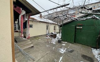 Casa cu 2 spatii comerciale si 2 apartamente | zona Lipovei - Poză 3