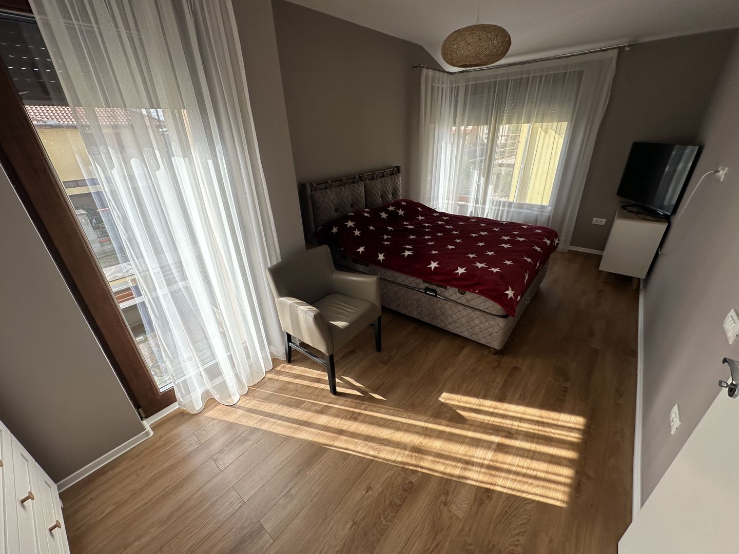 Duplex cu 5 camere de vanzare  în zona Aradului - Poză 31