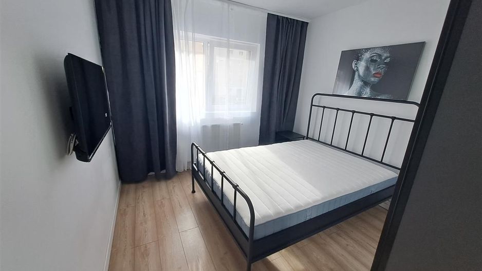 Etaj 1 4 camere  Complexul Studentesc-aproape de Sala Olimpia - Poză 15