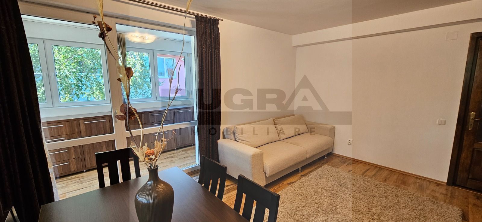 Apartament de 2 camere, decomandat, 73mp, parcare, zona Trifoiului - Poză 3