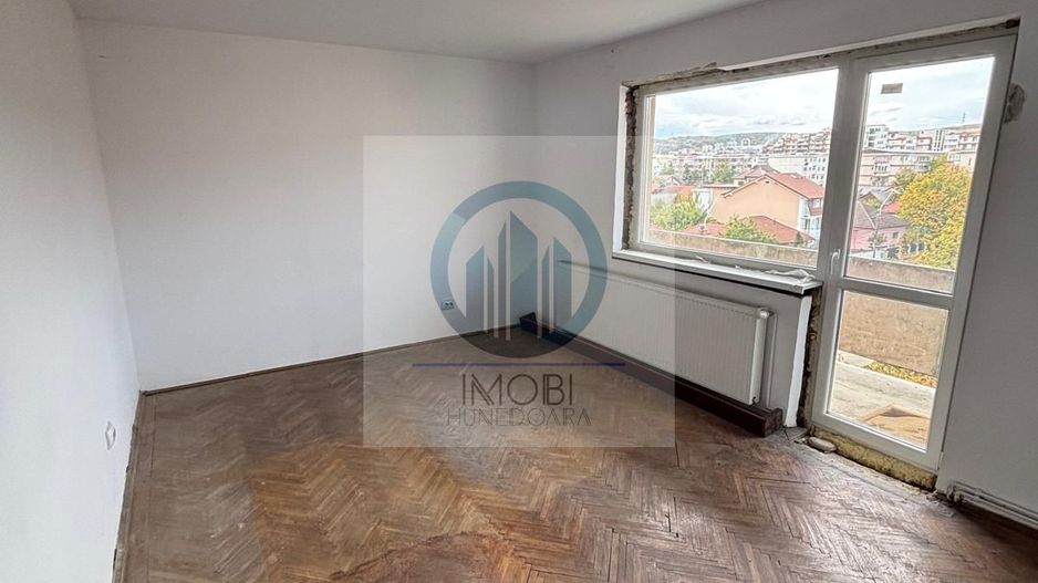 Apartament 2 camere decomandat situat Deva, strada Maraști etaj 4 - Poză 1