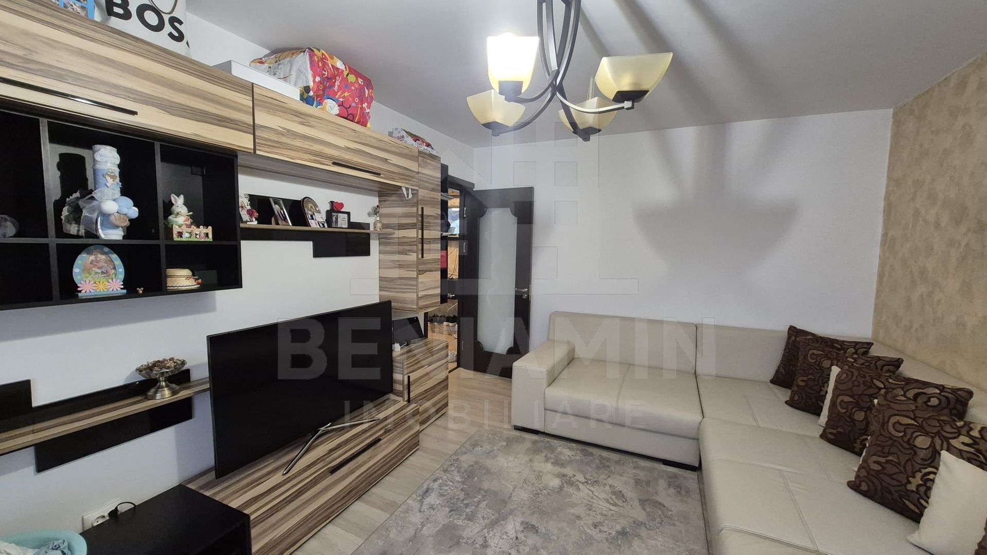 3 camere-etaj 4-68MP- Centrala Termica-Aer Conditionat-zona Ciuperca - Poză 2