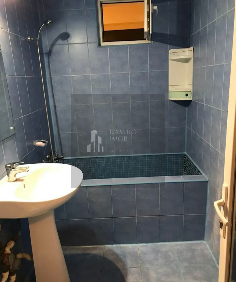 Apartament  3 camere etaj 1 decomandat Brancoveanu/2 loc parcare - Poză 8