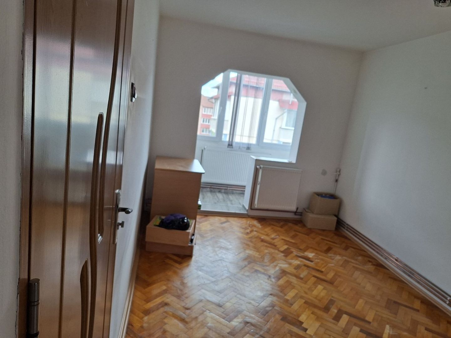 Apartament cu 3 camere -Zona Aradului - Poză 3